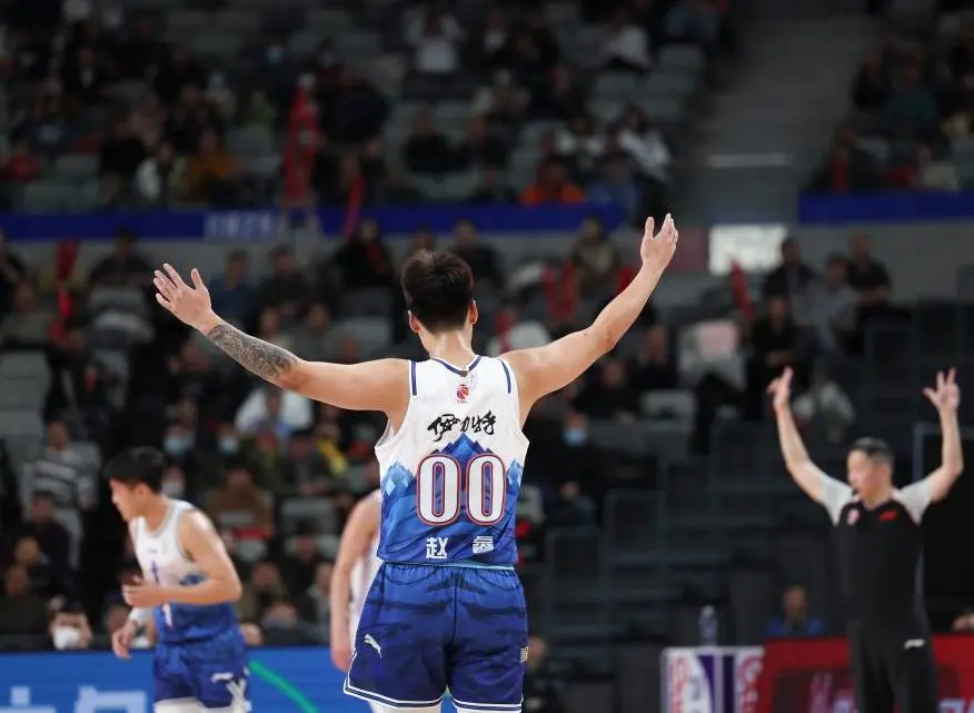 与新疆男篮 与新疆男篮