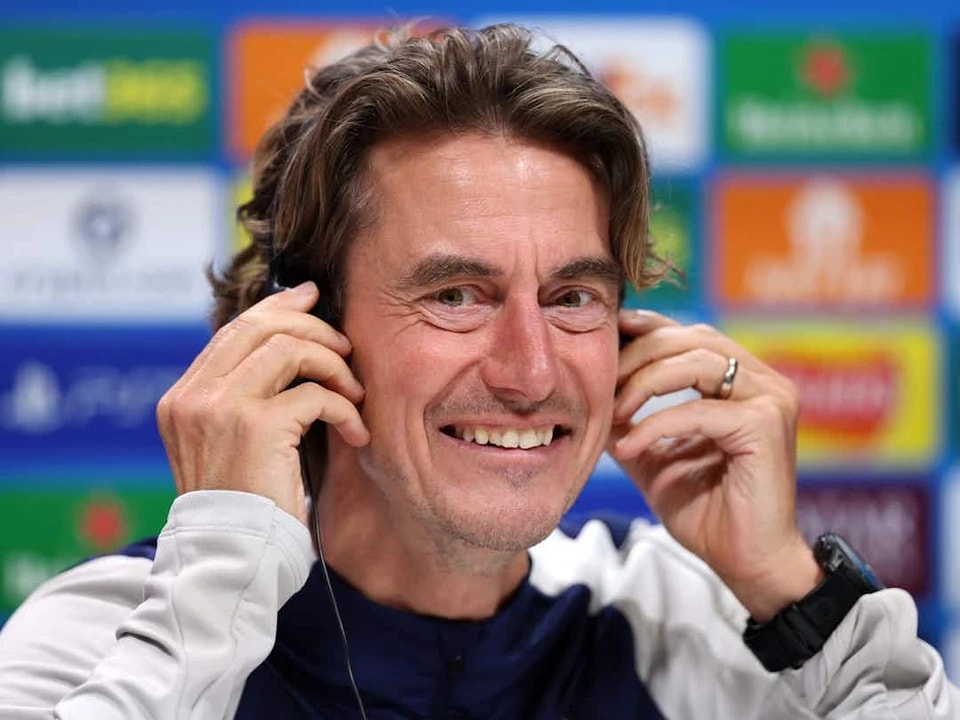 他拒绝为他, 般的球队 他拒绝为他, 般的球队