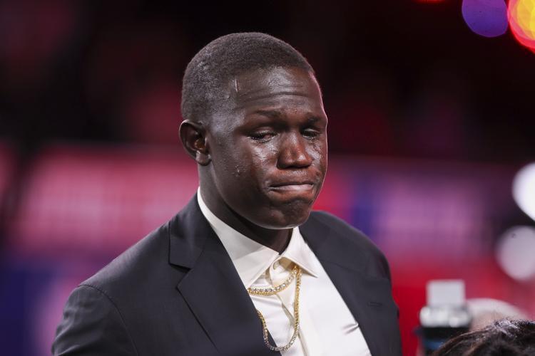 dceUQ, 他面对湖人 dceUQ, 他面对湖人