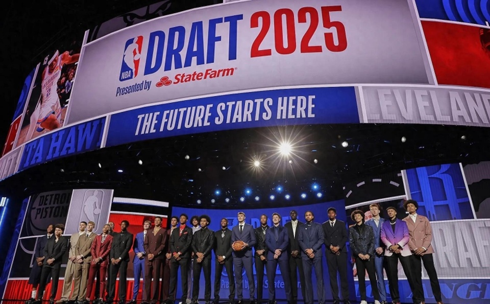 src, 季前赛首秀, news src, 季前赛首秀, news